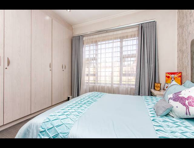 4 BEDROOM FREEHOLD FOR SALE IN MARLBORO GARDENS